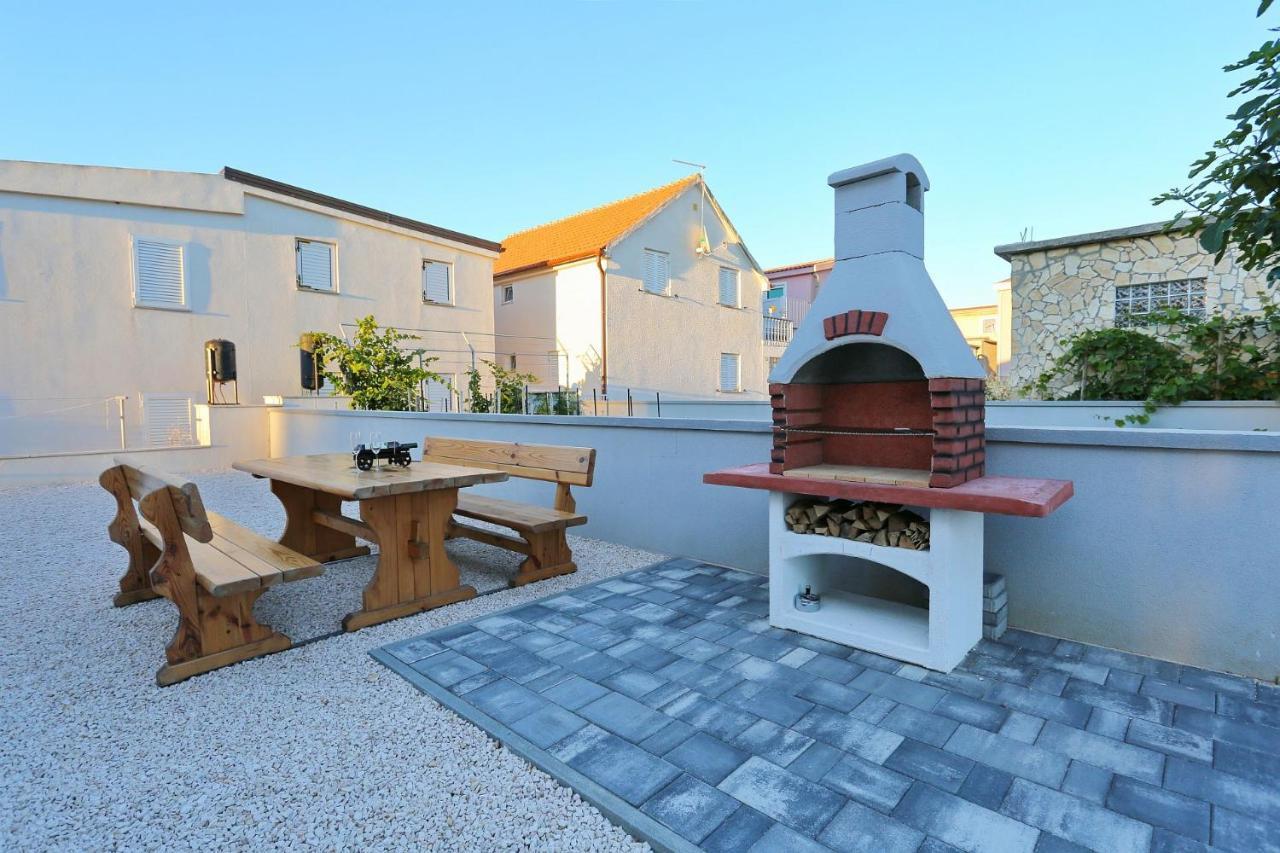 Apartments Lisac Vir Buitenkant foto
