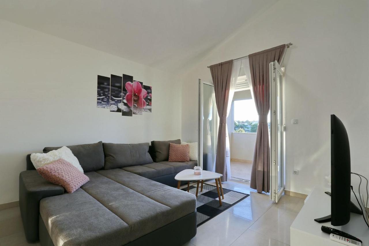 Apartments Lisac Vir Buitenkant foto